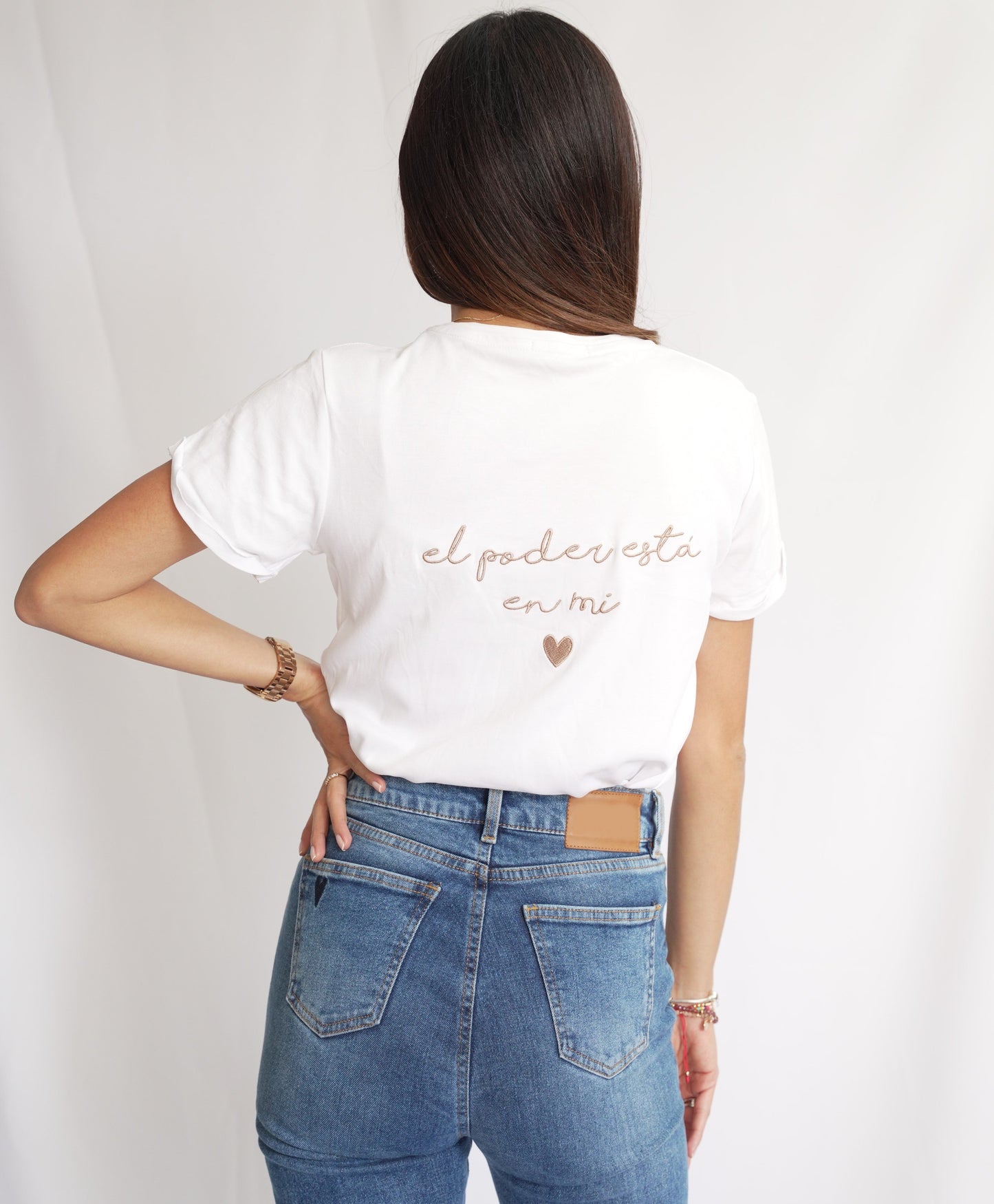 CAMISETA LOVE BORDADA