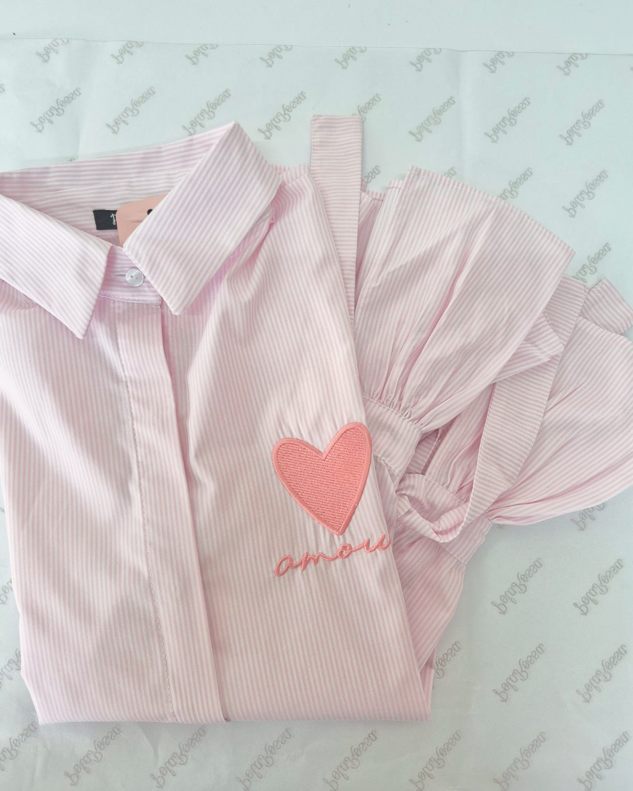 CAMISA BORDADA AMOUR