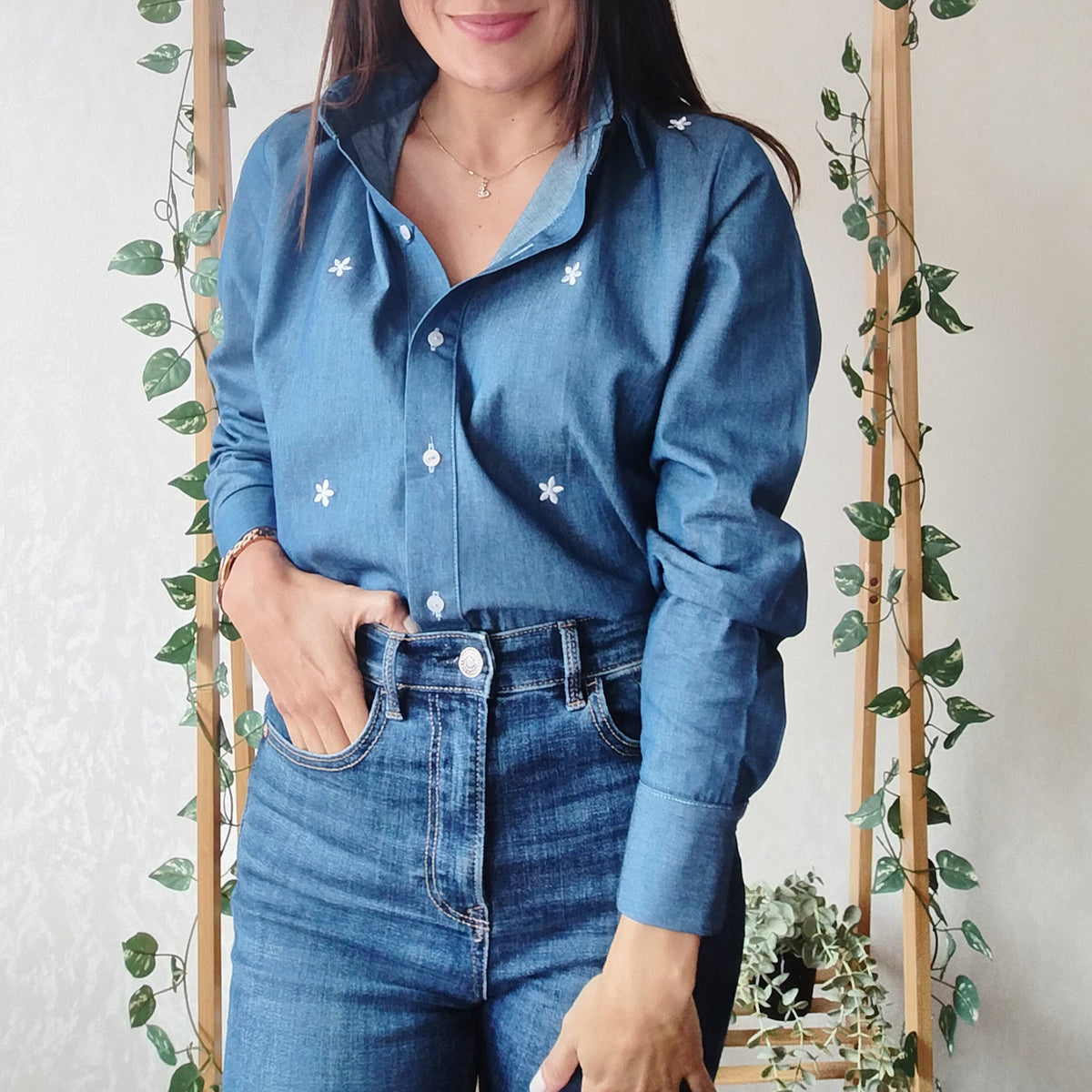 CAMISA CHAMBRAY BORDADA