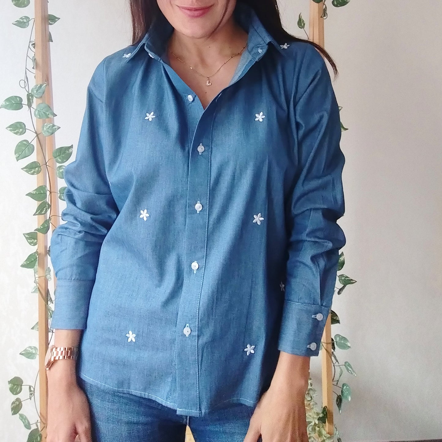 CAMISA CHAMBRAY BORDADA