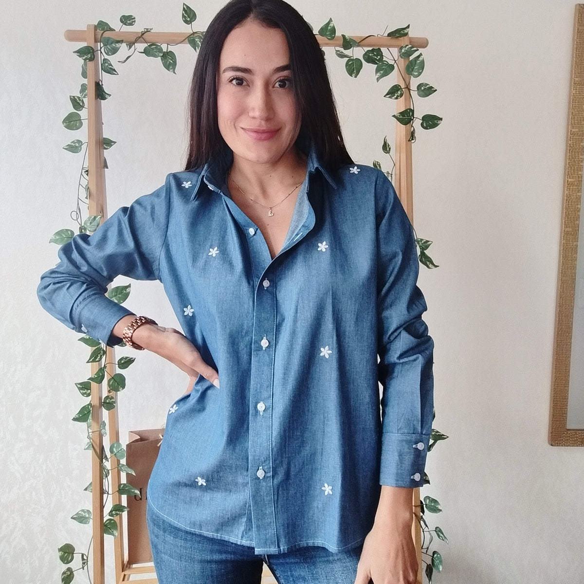 CAMISA CHAMBRAY BORDADA