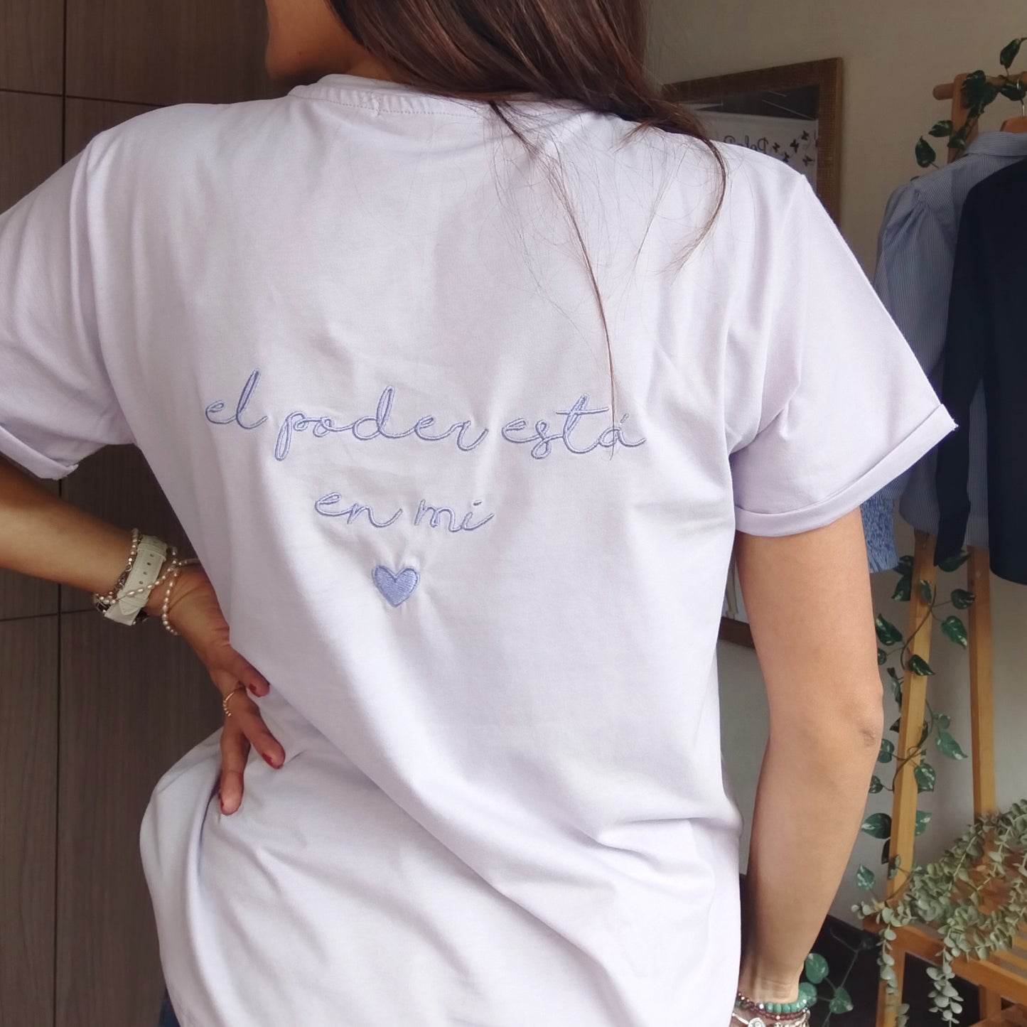 CAMISETA LOVE BORDADA