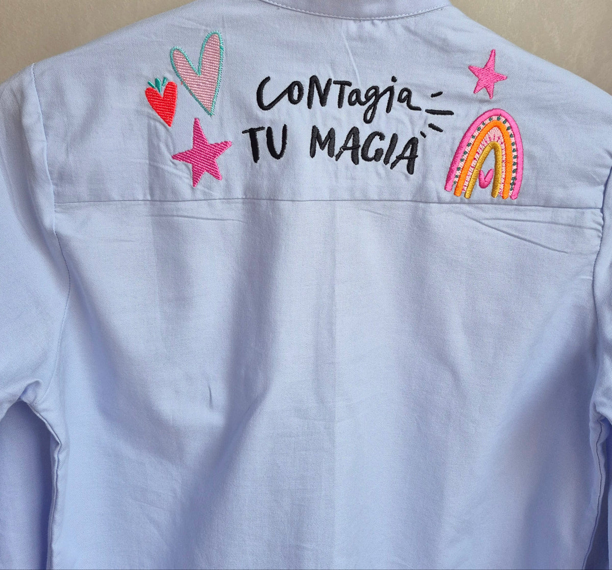 CAMISA BORDADA MAGIA CUELLO CAMISERO