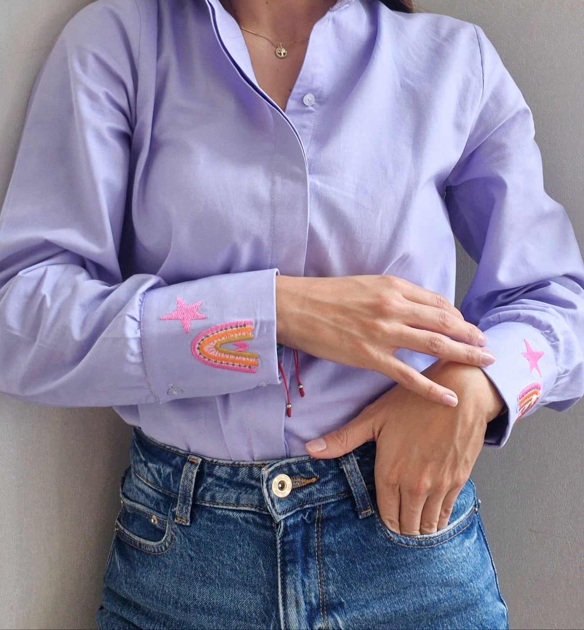CAMISA BORDADA MAGIA CUELLO CAMISERO