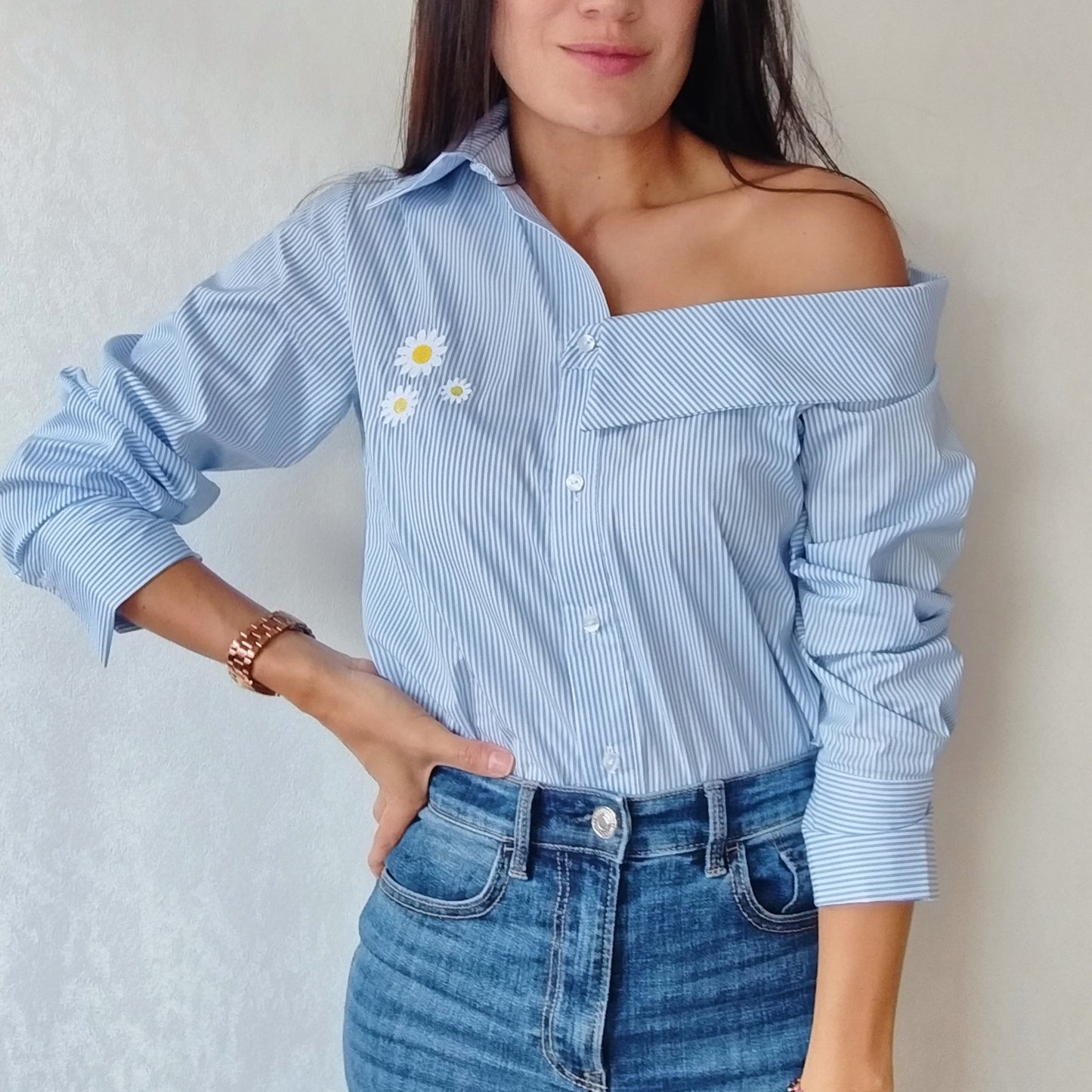 CAMISA ASIMÉTRICA BORDADA