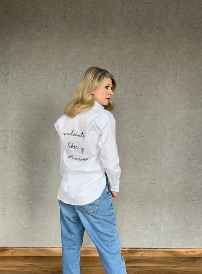 CAMISA FLORA VALIENTE BORDADA